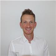 Privater Französischlehrer bietet online und in Wien Nachhilfe an.